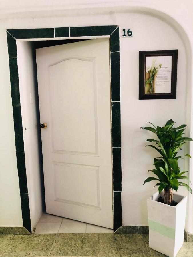 Tita'S Airport Hotel Cartagena المظهر الخارجي الصورة